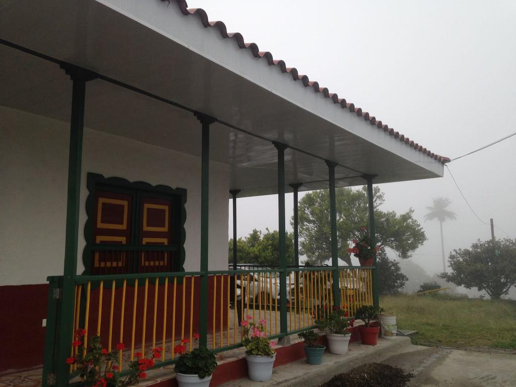 Hostal Casa De Los Taitas Salento Bagian luar foto