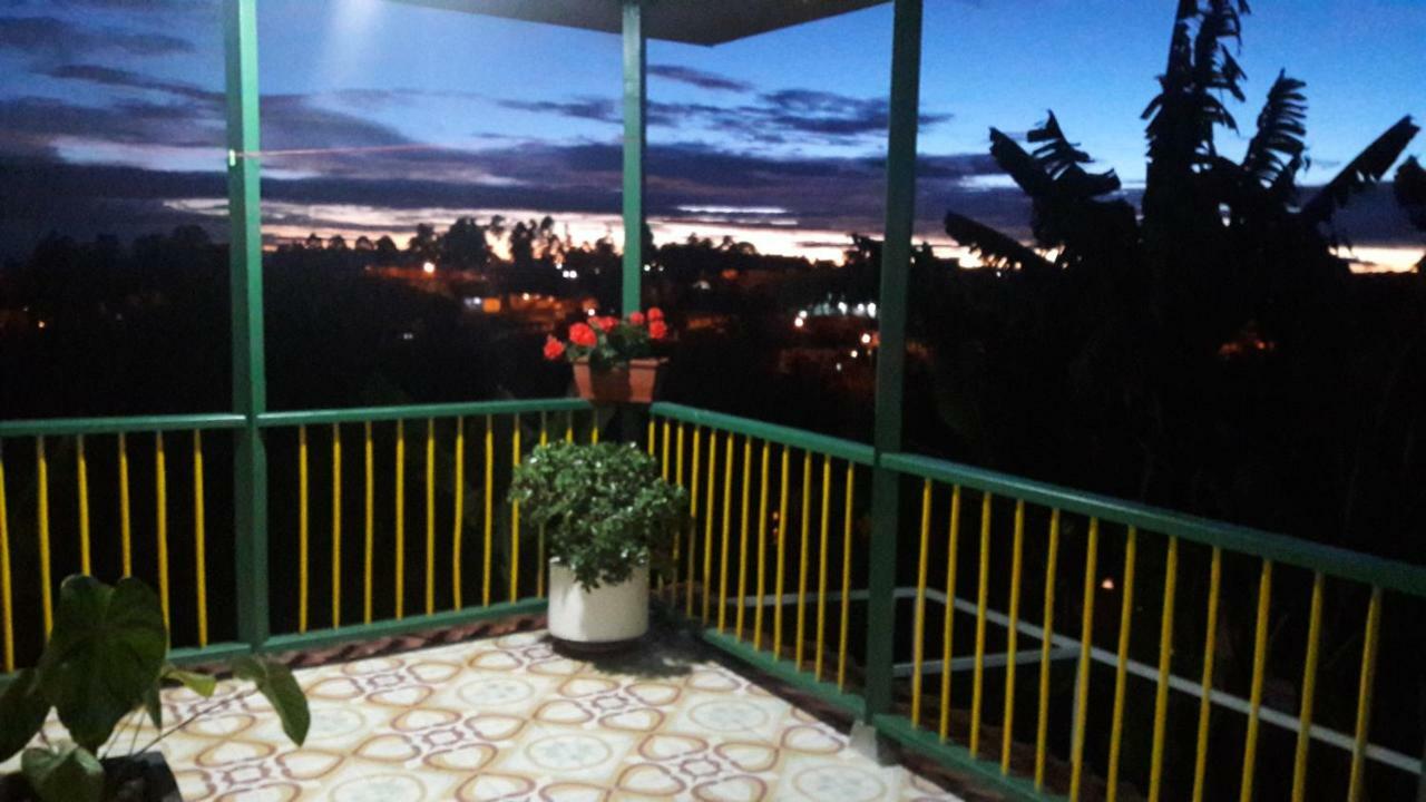 Hostal Casa De Los Taitas Salento Bagian luar foto